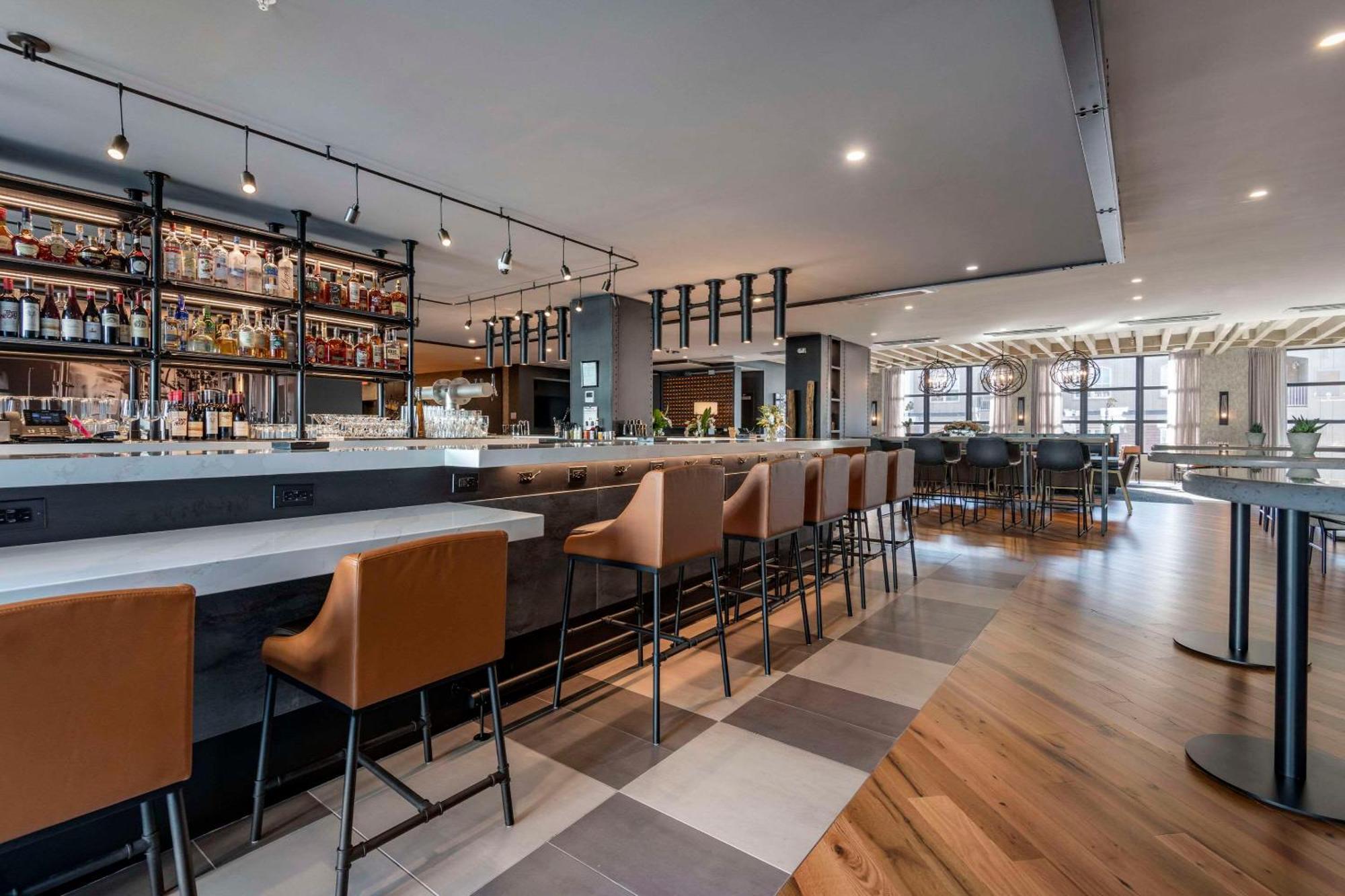 Cambria Downtown Old Port Hotel