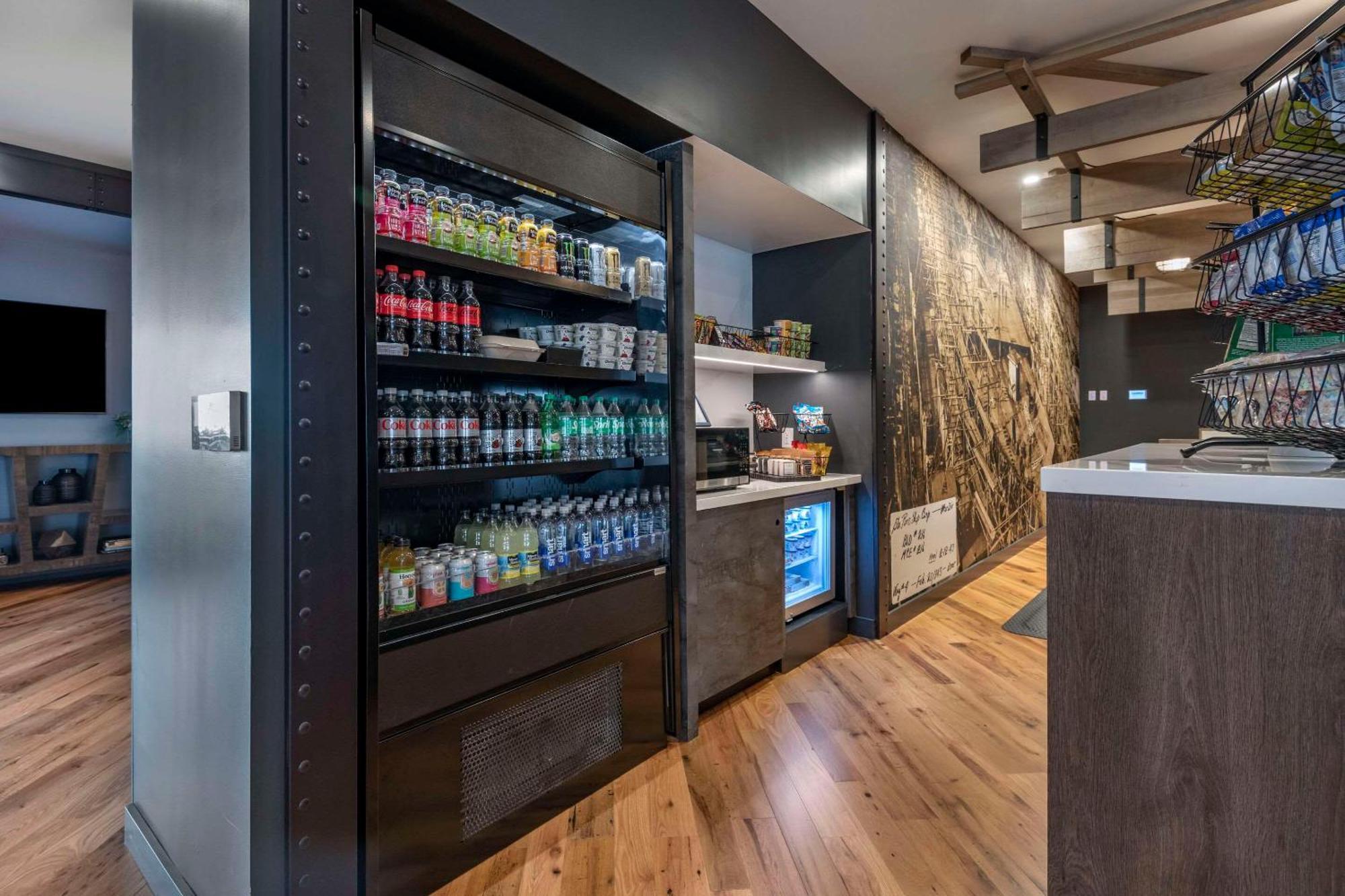 Hotel Cambria Downtown Old Port 3*