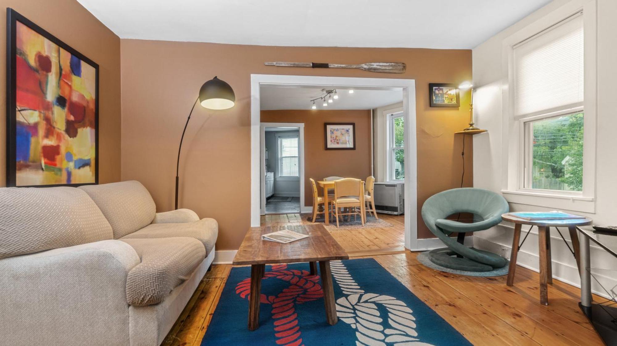 East End. Walk To Food, Beer And Downtown Fun. Apartment *