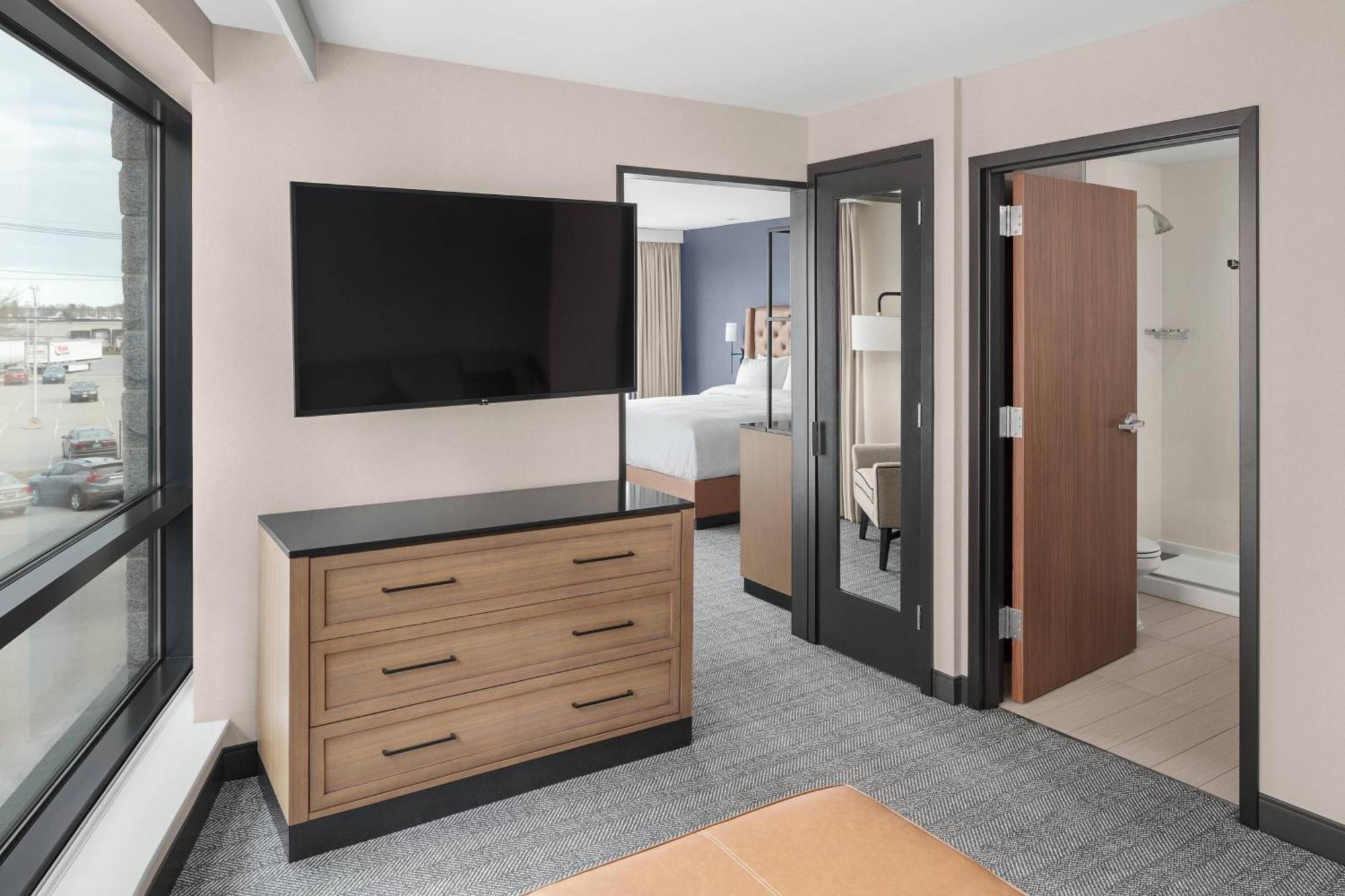 Courtyard By Marriott Downtown/waterfront