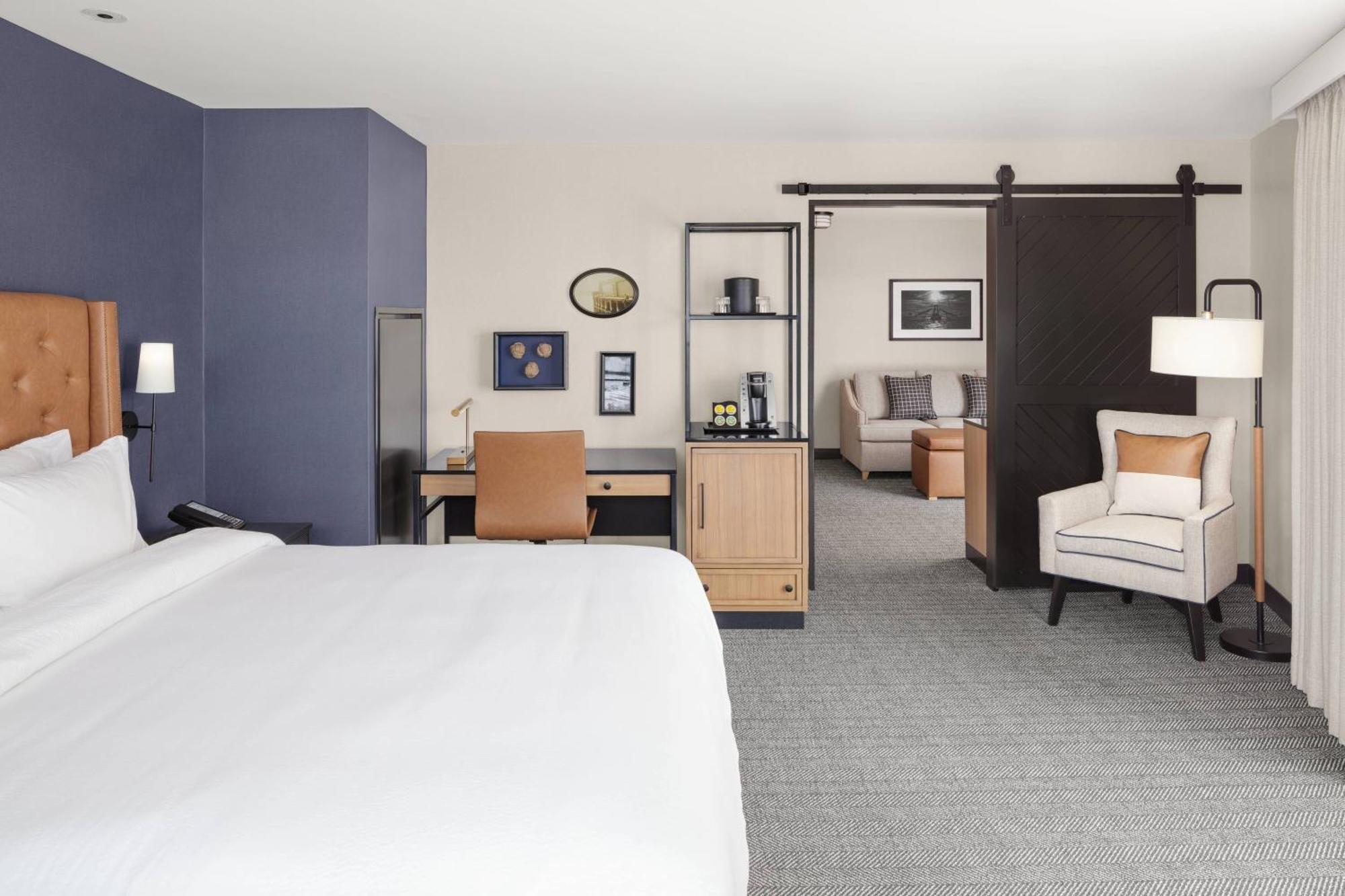 Courtyard By Marriott Downtown/waterfront