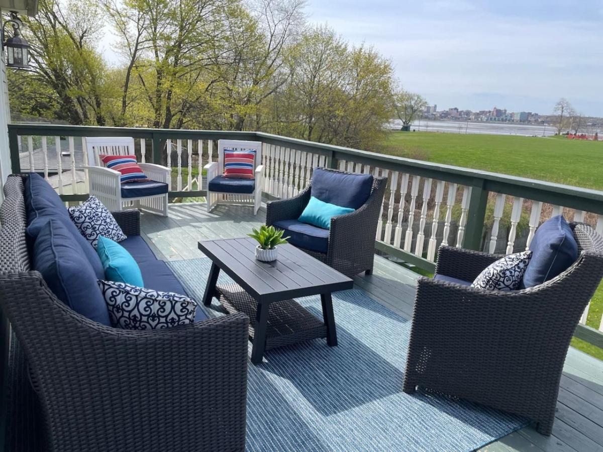 Deck With Views Holiday home Portland