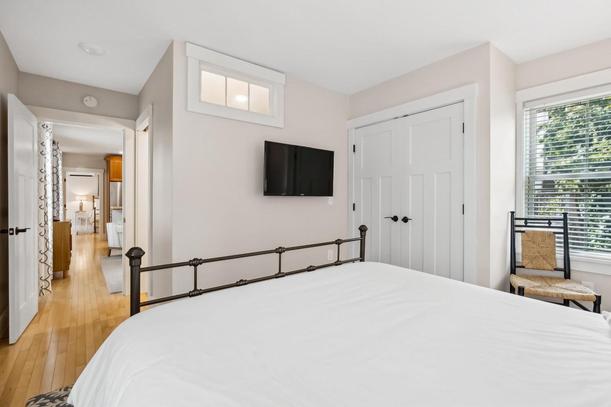 Apartment The Heart Of The West End #4 *