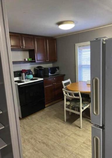 3rd Floor Furnished Downtown