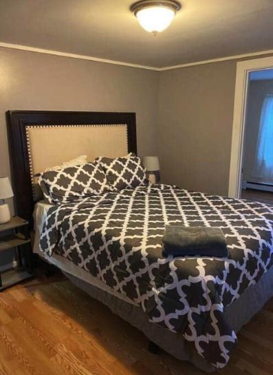 3rd Floor Furnished Downtown Apartment *