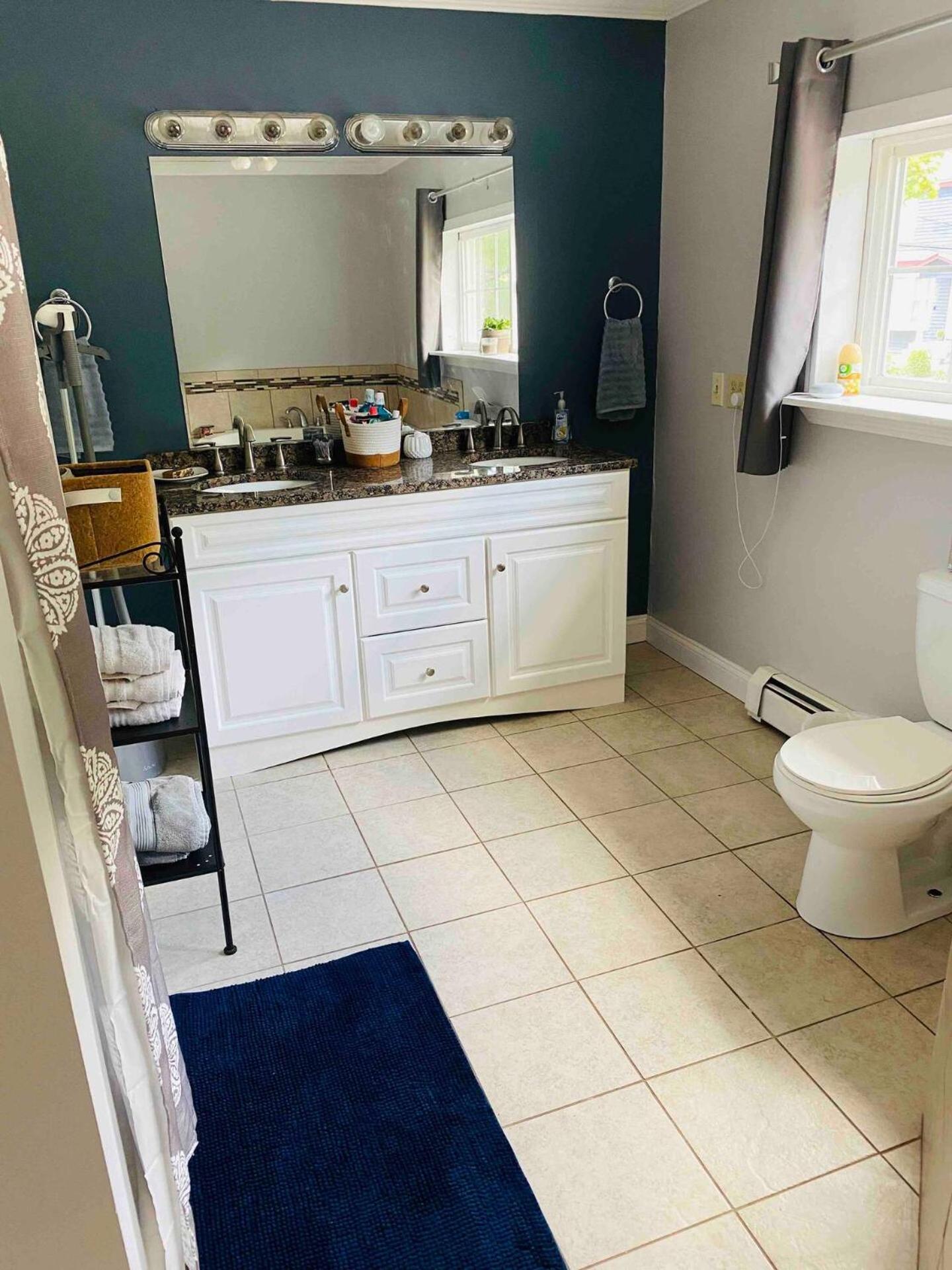 Beautiful, Spacious Home, Minutes To The Old Port! Holiday home *