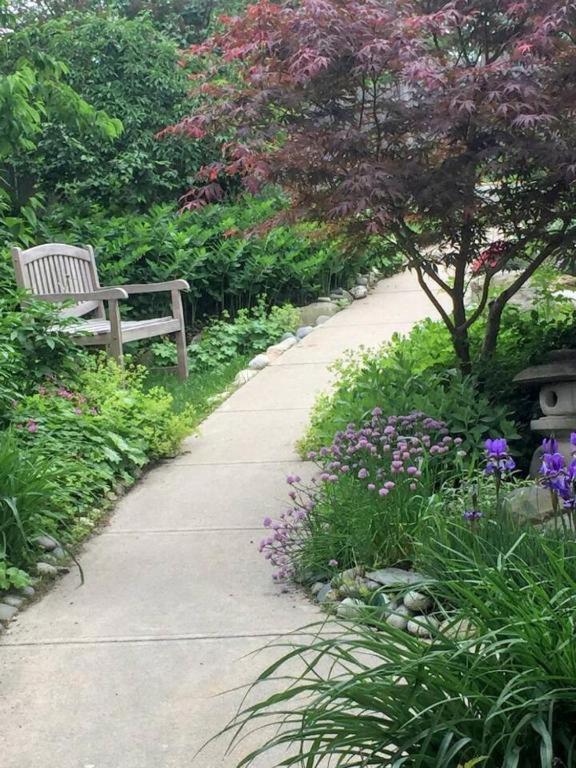 A Peaceful Oasis On Munjoy Hill - 3br & Parking Country house Portland