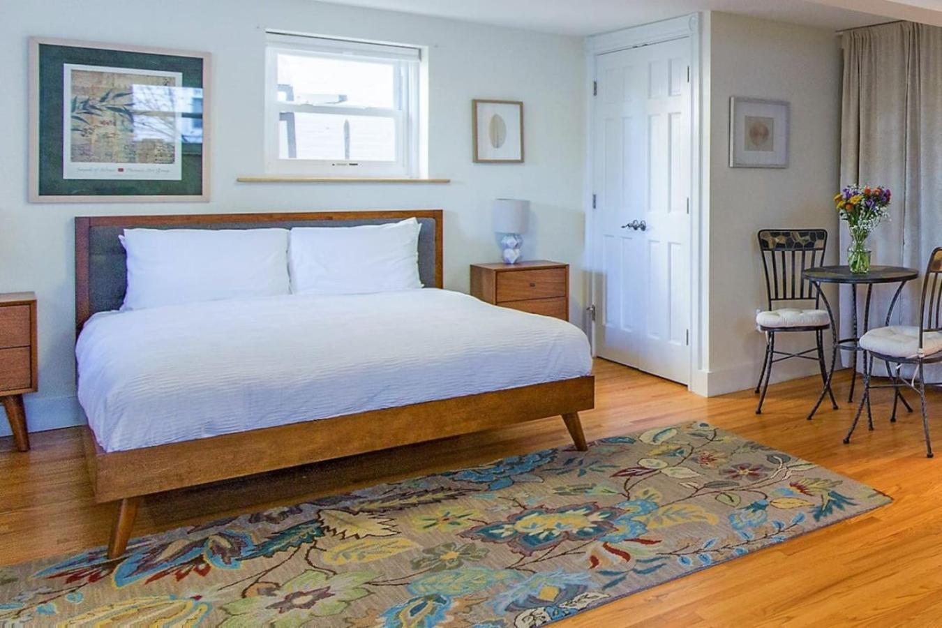 A Peaceful Oasis On Munjoy Hill - 4br2ba House & Parking Country house Portland