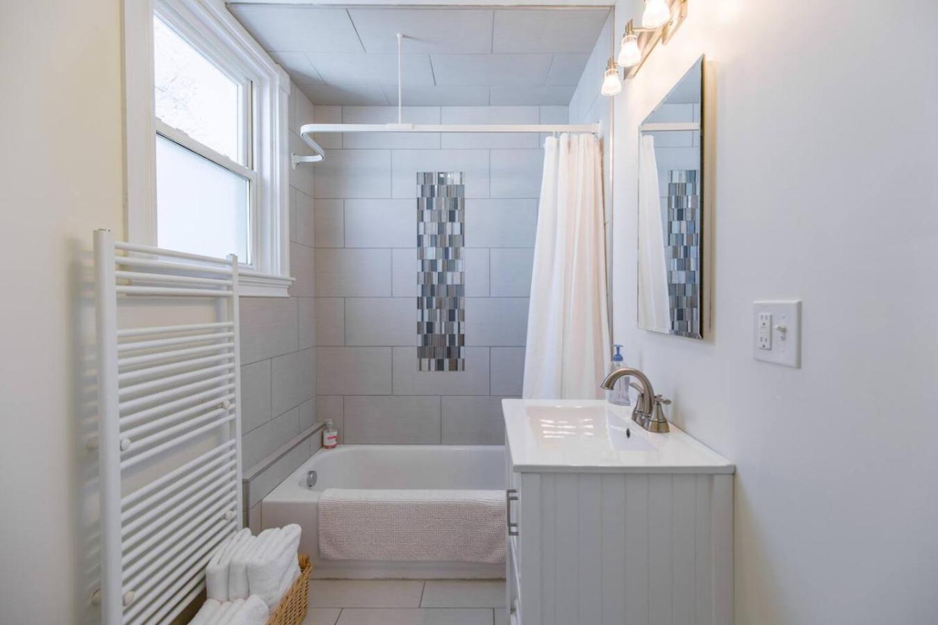 A Peaceful Oasis On Munjoy Hill - 4br2ba House & Parking *
