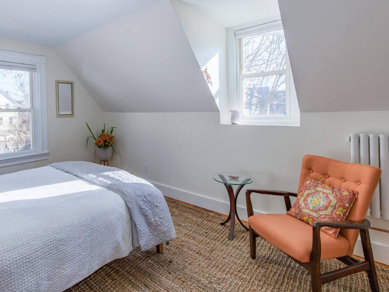 A Peaceful Oasis On Munjoy Hill - 4br2ba House & Parking Portland
