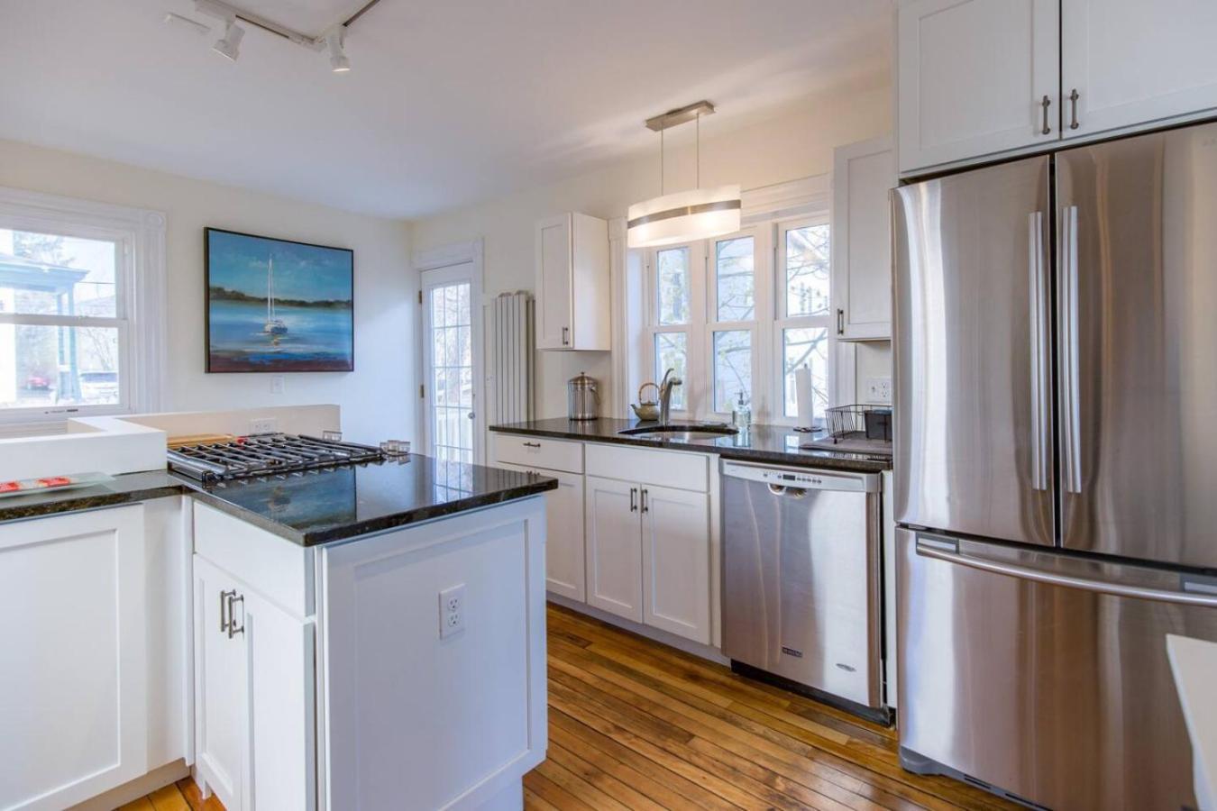 A Peaceful Oasis On Munjoy Hill - 4br2ba House & Parking Portland