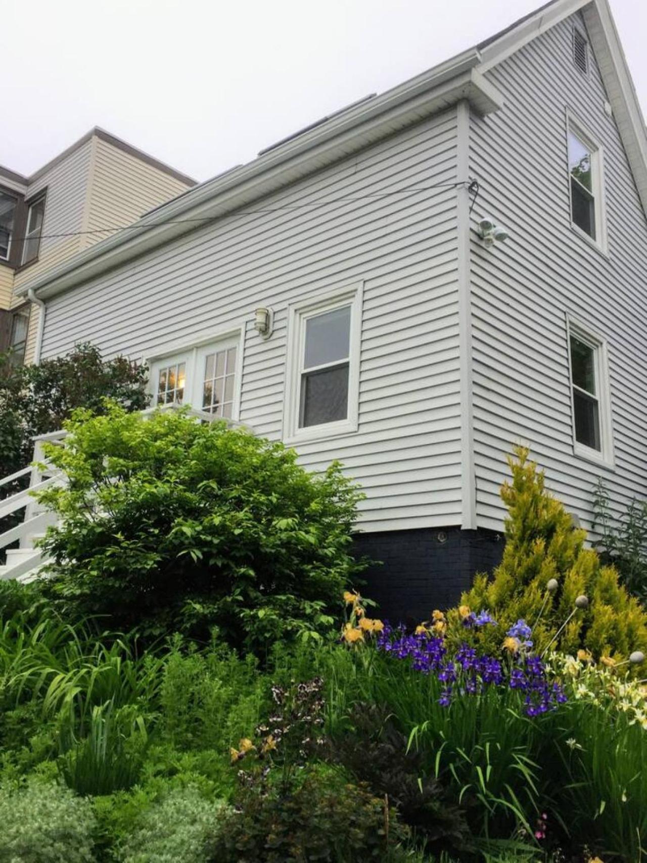 Country house A Peaceful Oasis On Munjoy Hill - 4br2ba House & Parking