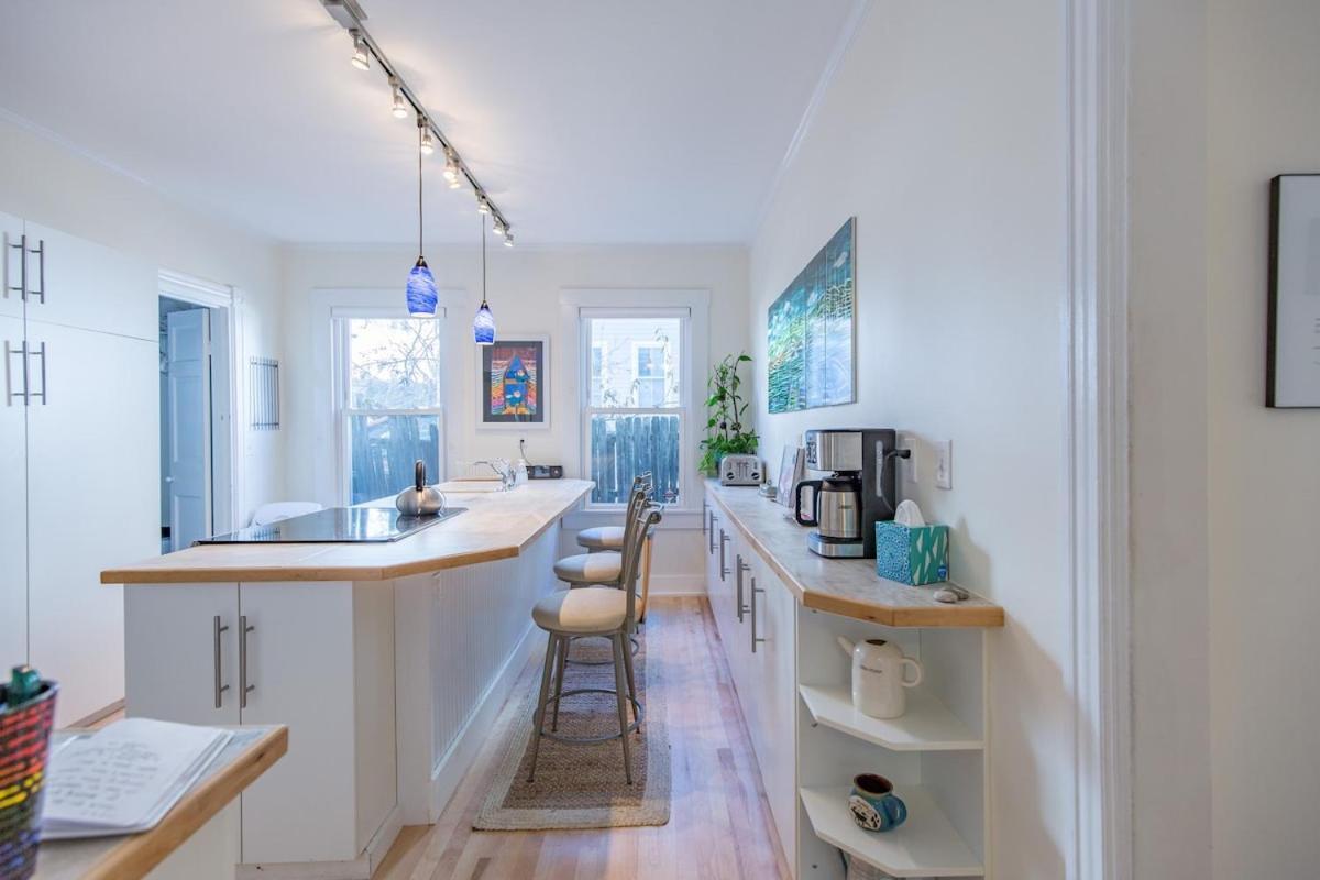 Apartment Peaceful Oasis On Munjoy Hill 1st Flr 3br Parking