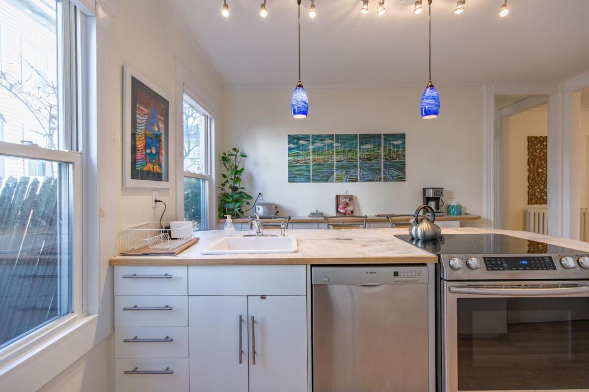 Apartment Peaceful Oasis On Munjoy Hill 1st Flr 3br Parking