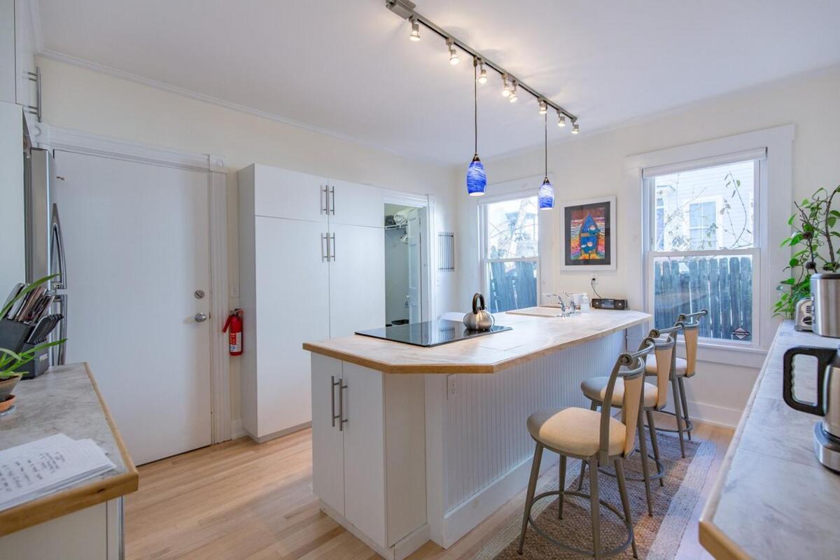 Apartment Peaceful Oasis On Munjoy Hill 1st Flr 3br Parking Portland