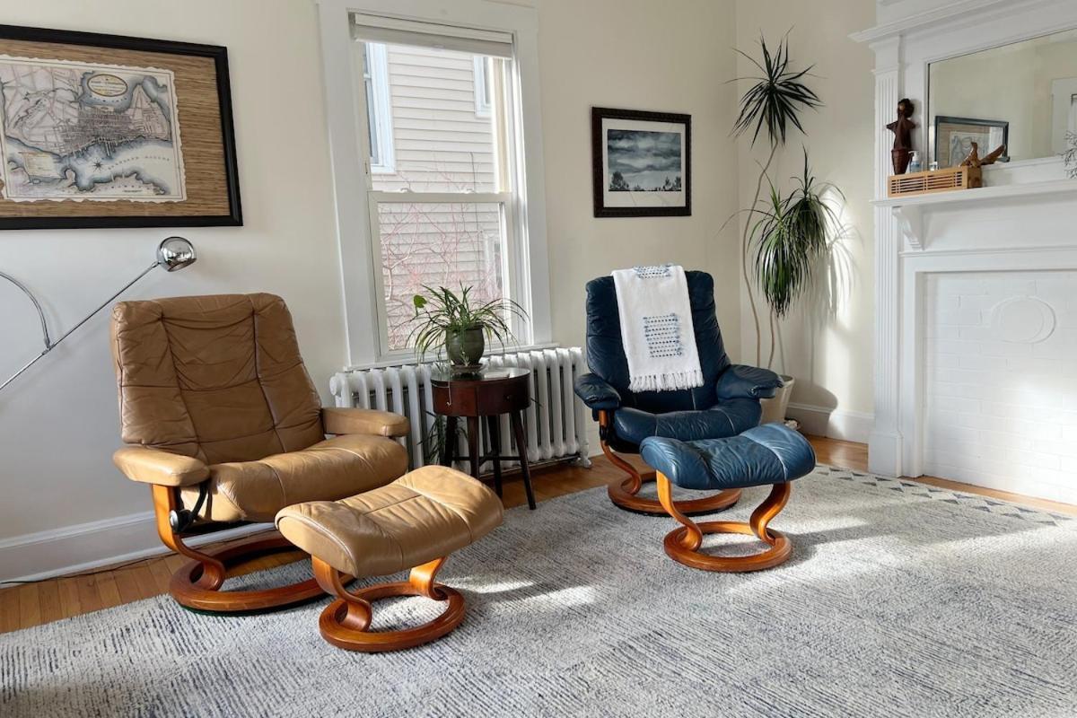 Peaceful Oasis On Munjoy Hill 1st Flr 3br Parking Apartment *