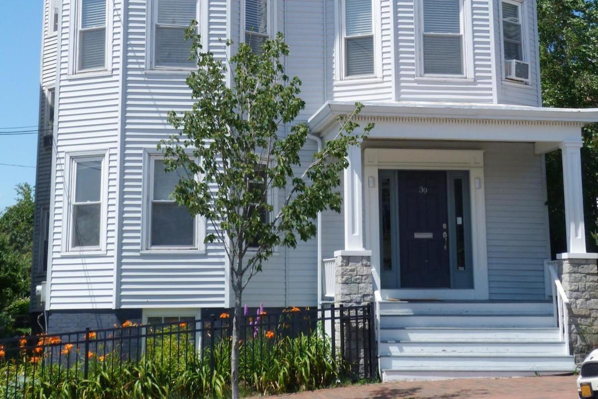 Apartment Peaceful Oasis On Munjoy Hill 1st Flr 3br Parking