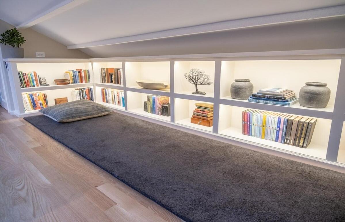 Luxury Penthouse In Downtown *
