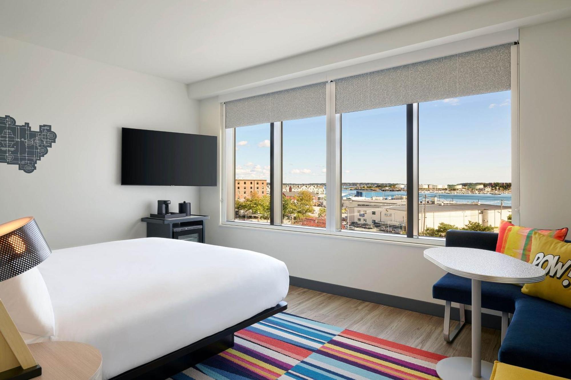 Hotel Aloft Downtown Waterfront Me Portland