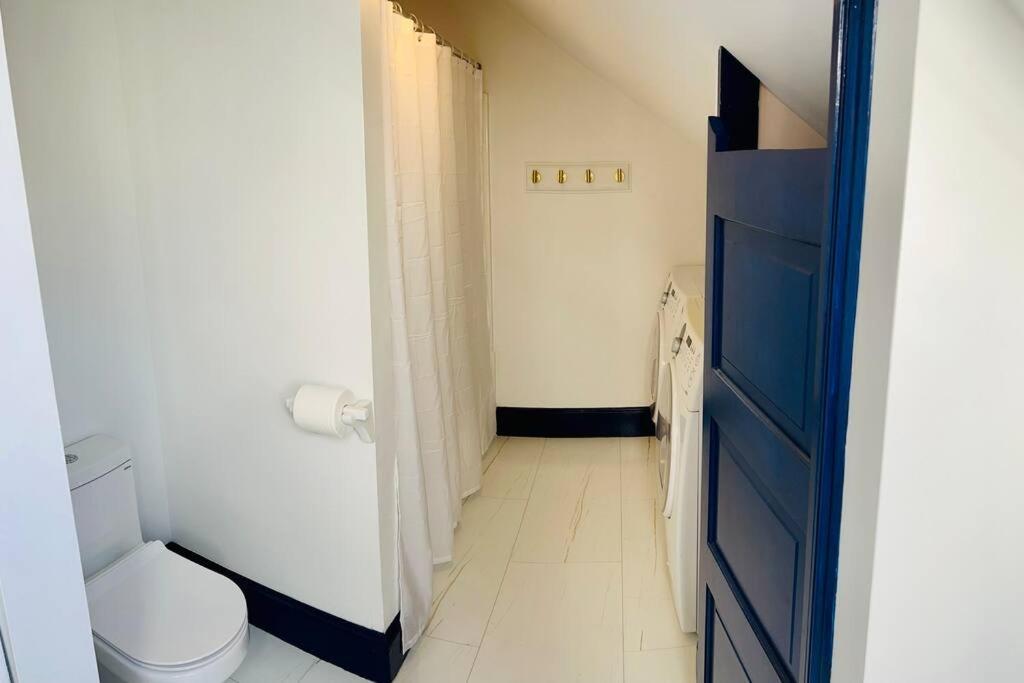 Apartment Large West End Penthouse Walk To Old Port W/parking