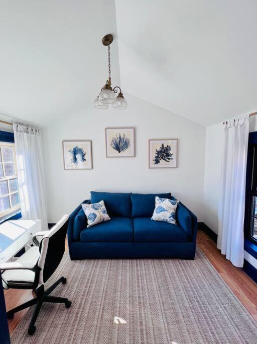 Apartment Large West End Penthouse Walk To Old Port W/parking *
