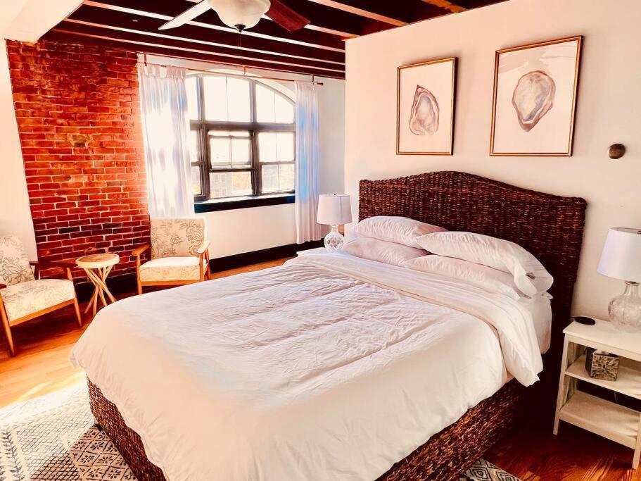 Apartment Large West End Penthouse Walk To Old Port W/parking Portland