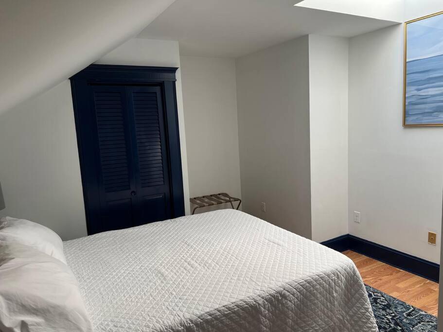 Large West End Penthouse Walk To Old Port W/parking
