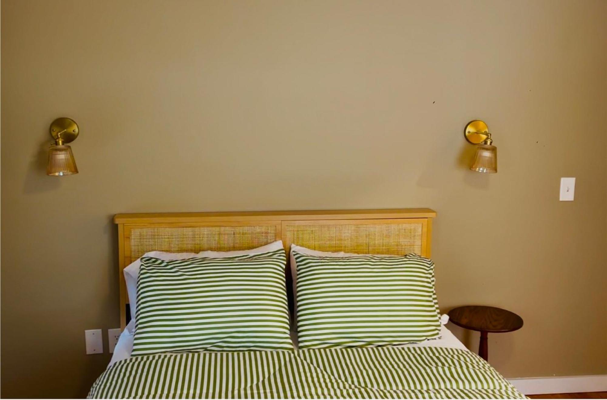 Apartment Simple & Convenient Downtown Living Portland