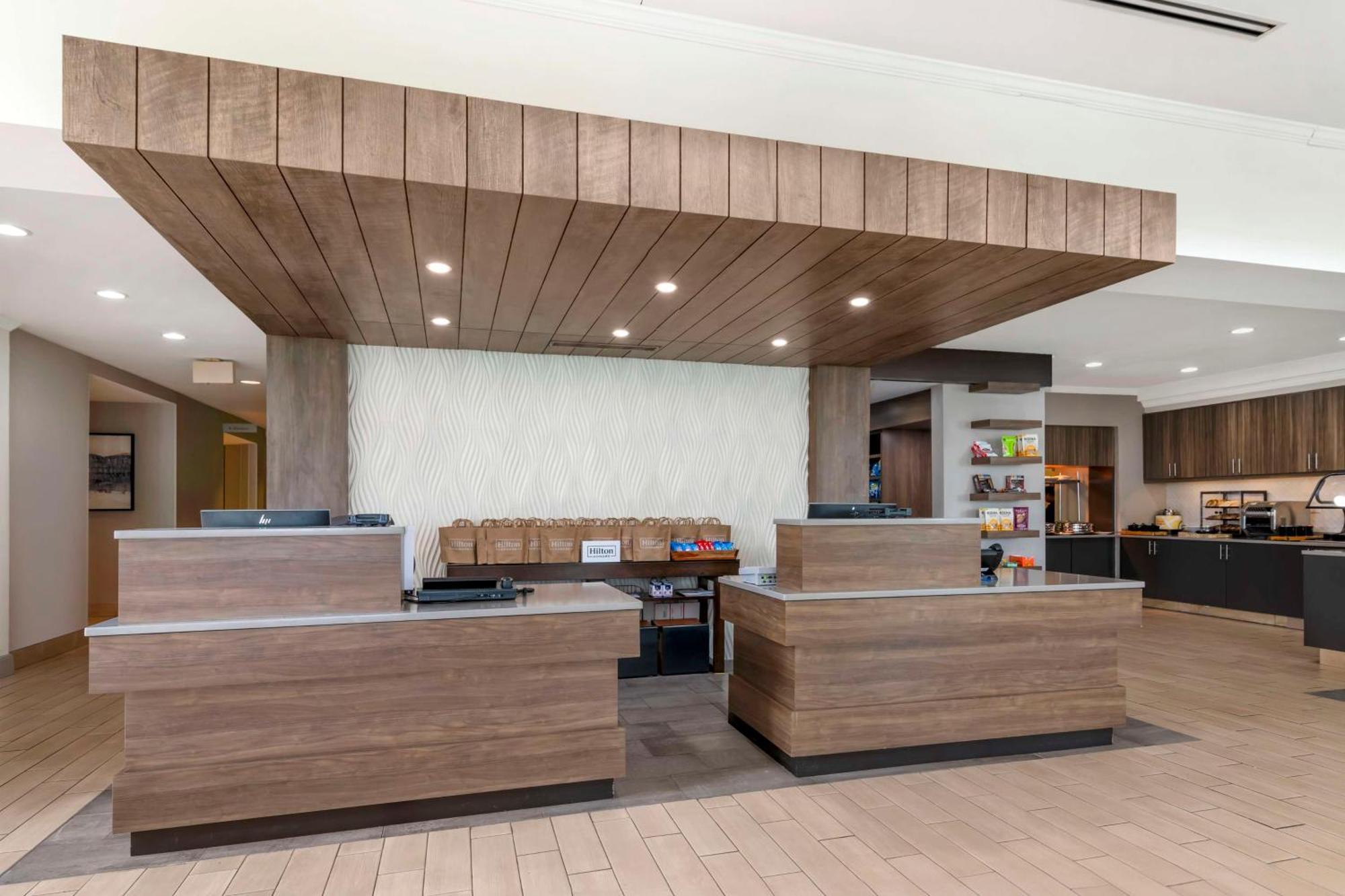 Hilton Garden Airport