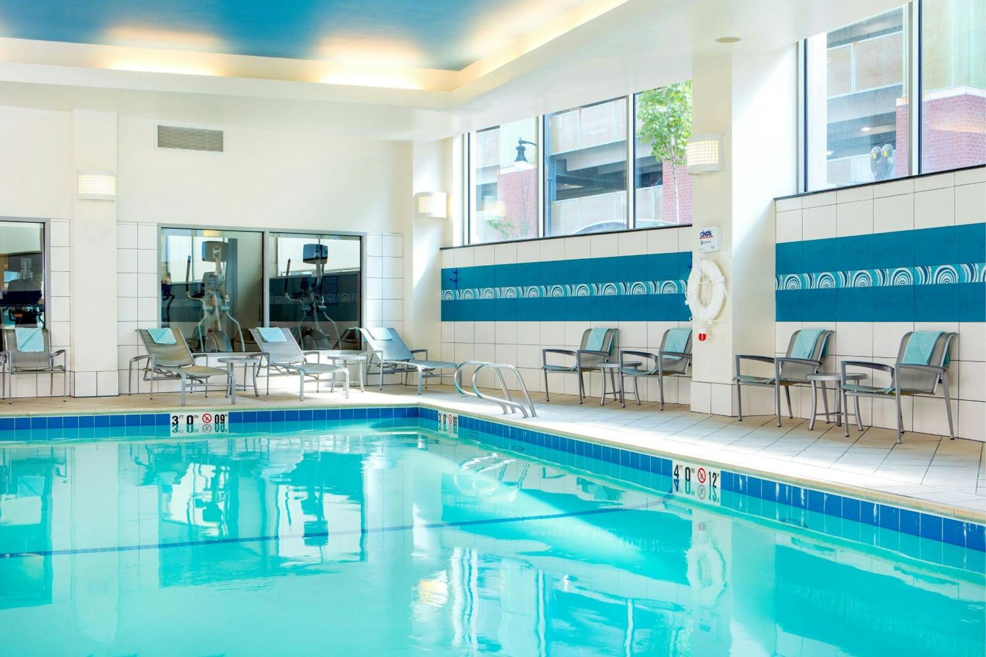 Hotel Downtown Waterfront 3*