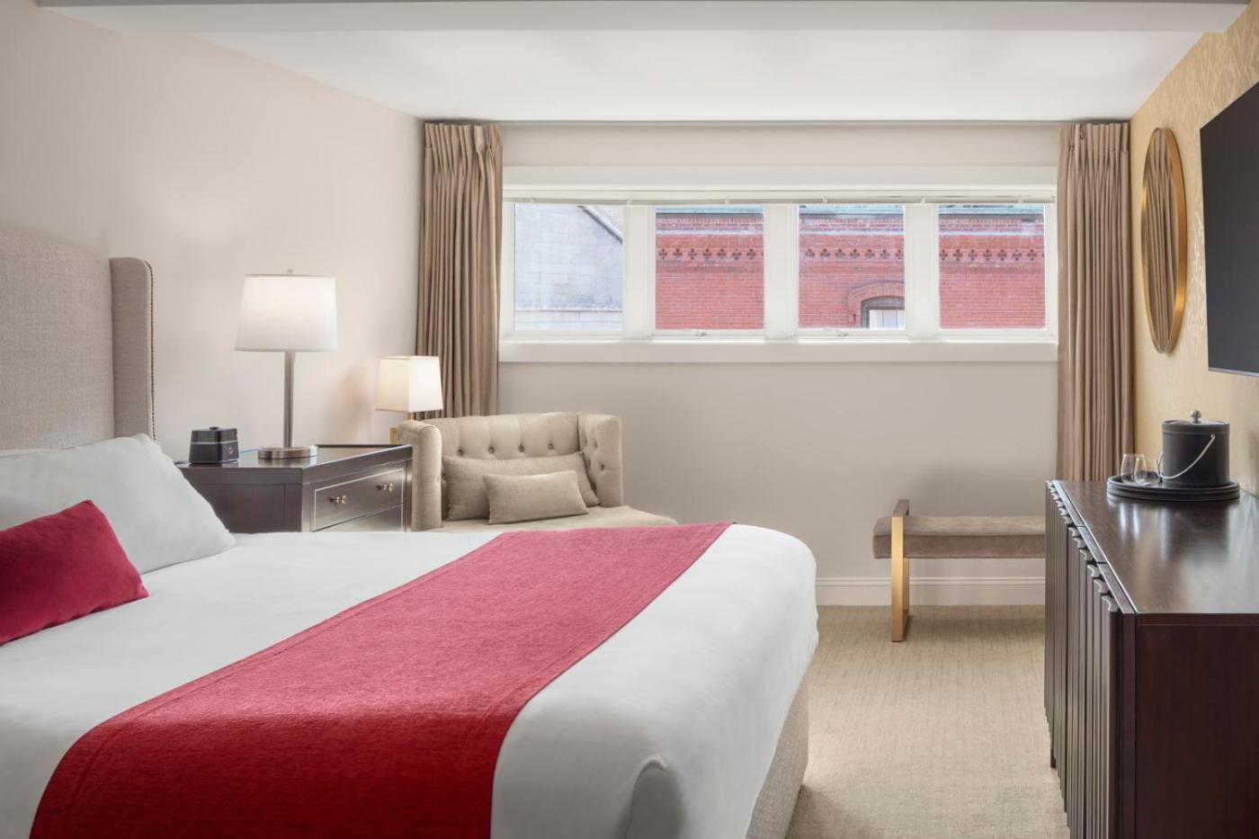 Hotel Regency &