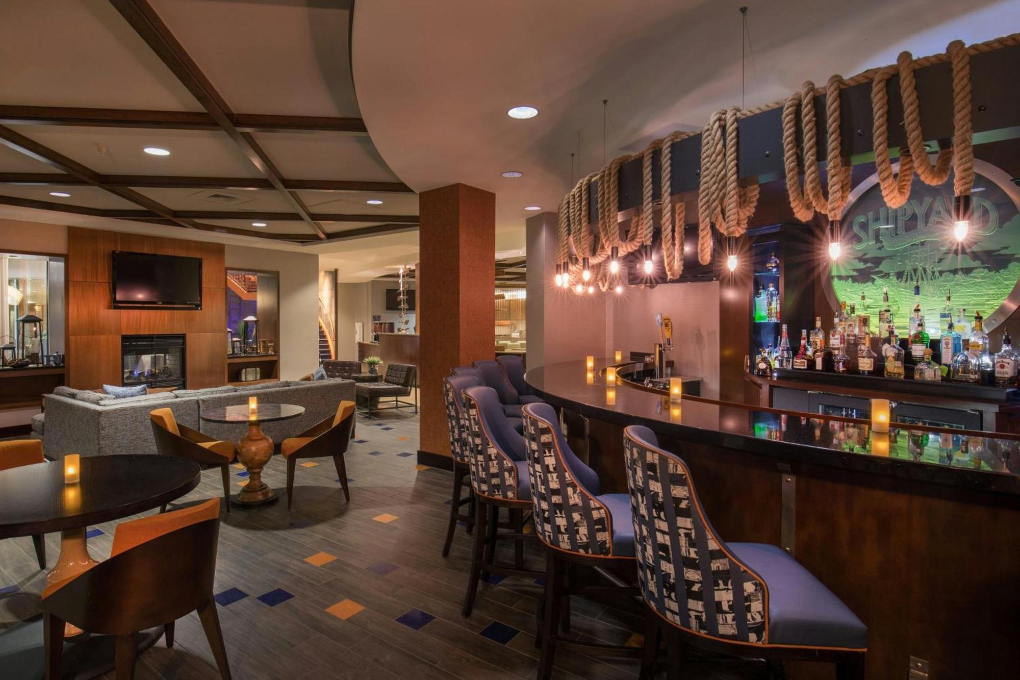 Downtown Waterfront 3*