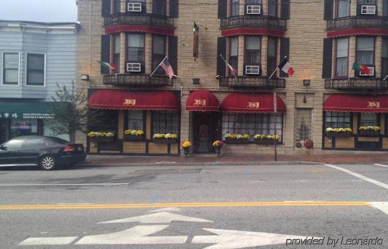 Inn At St John In-town 3*