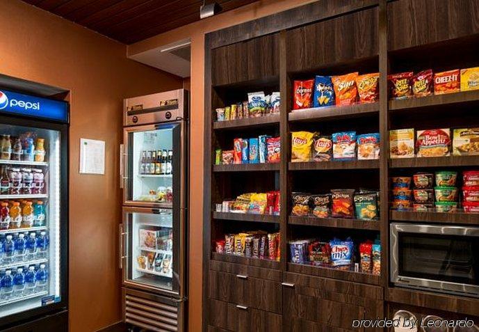 Courtyard By Marriott Downtown/waterfront Hotel