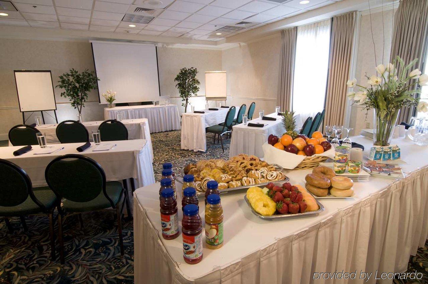 Hilton Garden Airport Hotel 3*