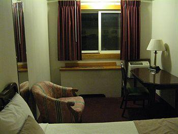 Hotel At 3*