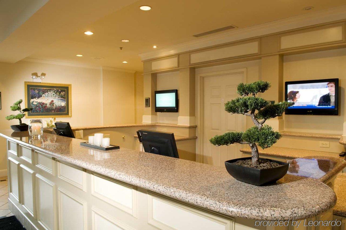 Hilton Garden Airport Hotel 3*