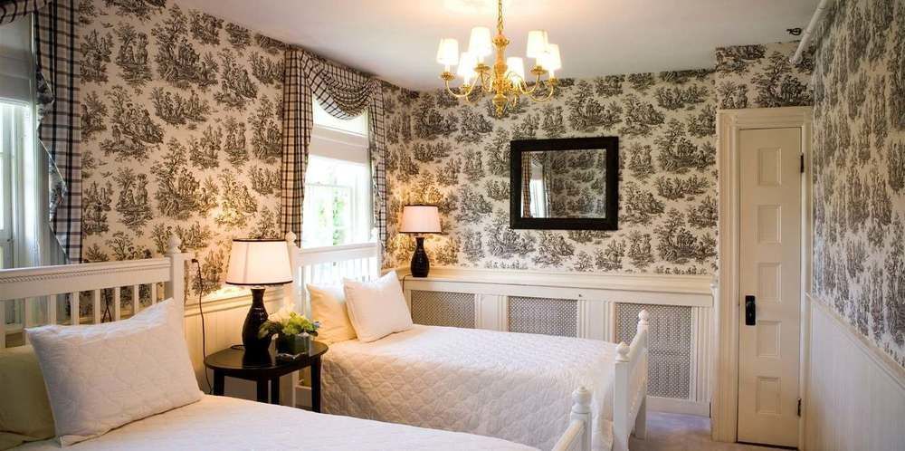 Blind Tiger - Danforth Street 4*