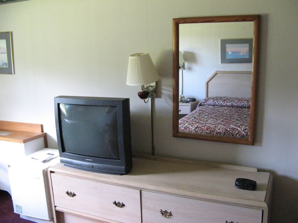 Hotel At 3*