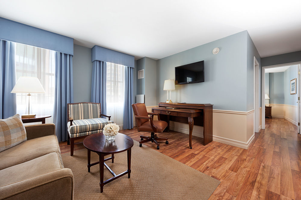 Harbor Hotel 4*
