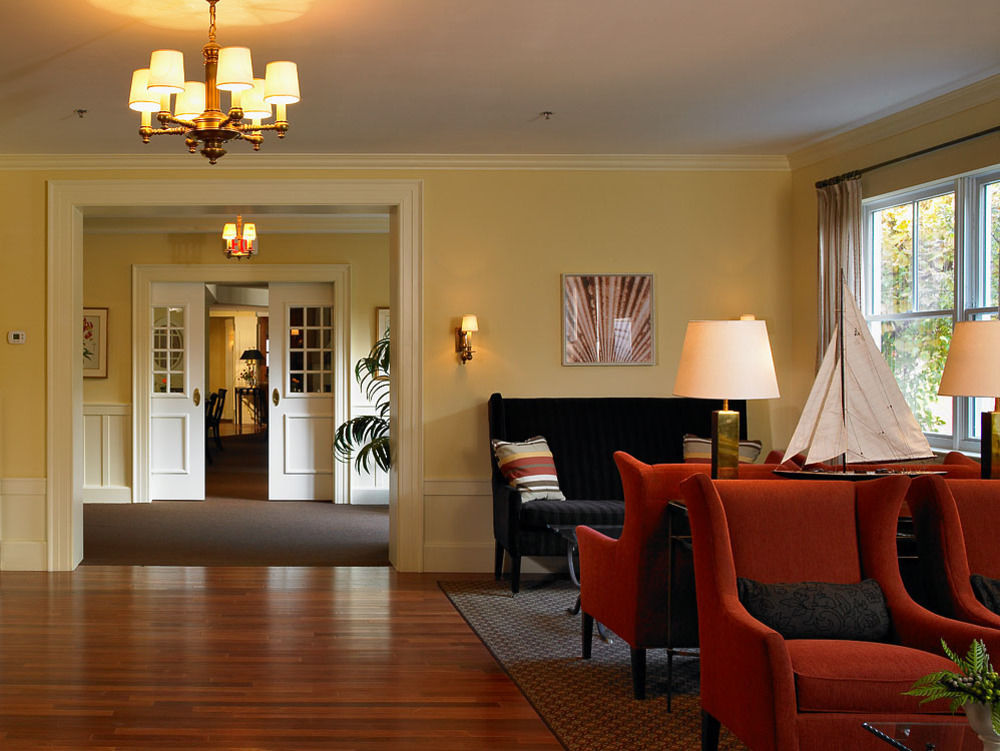 Harbor Hotel 4*