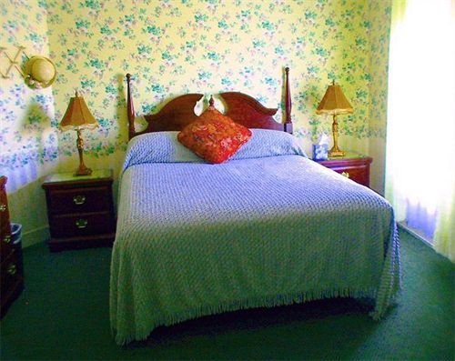At St John In-town Inn 3*