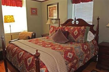 Blind Tiger - Carleton Street Inn 3*