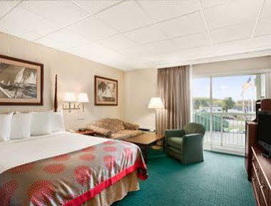 Ramada Plaza By Wyndham Hotel Portland