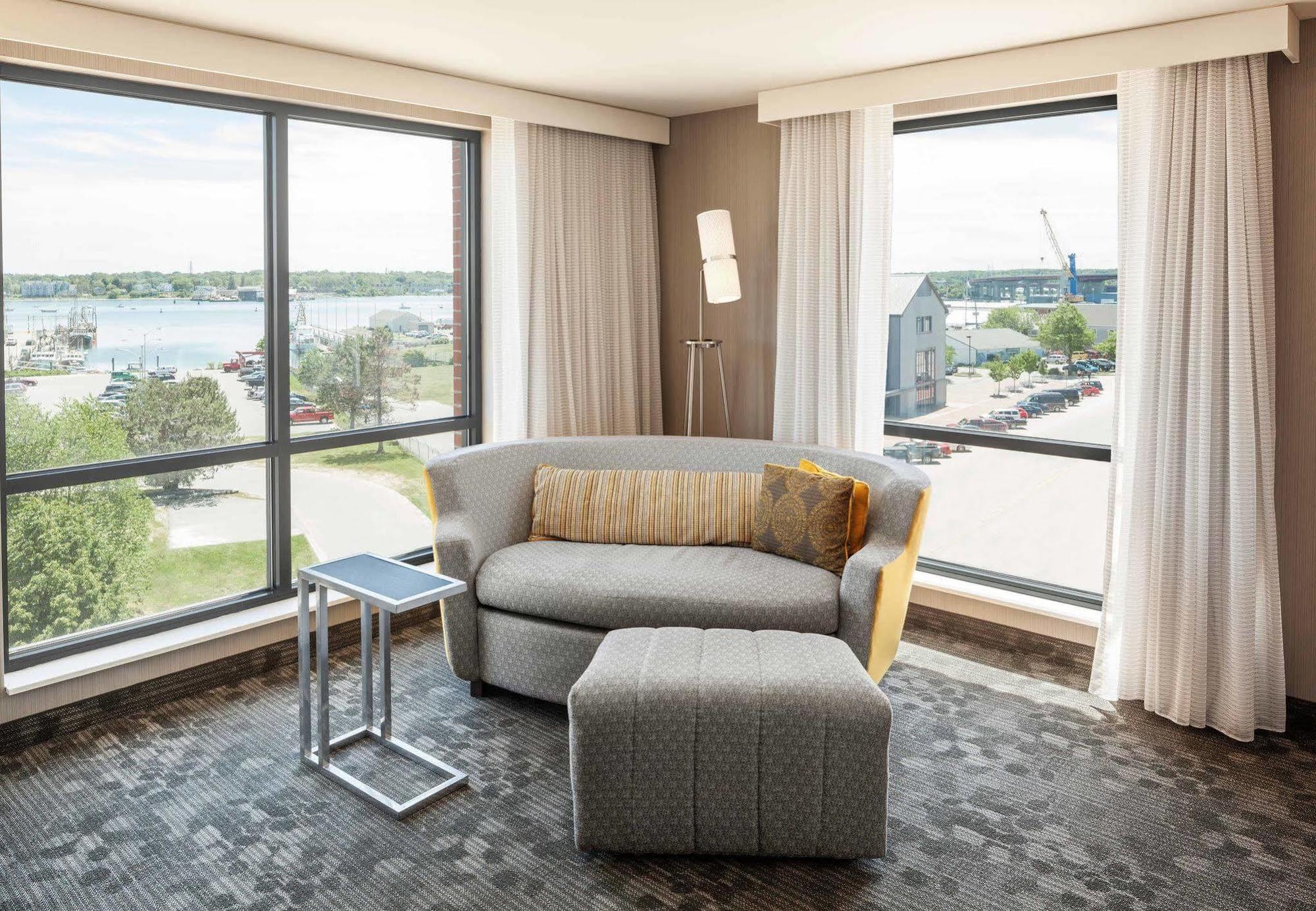 Courtyard By Marriott Downtown/waterfront Portland