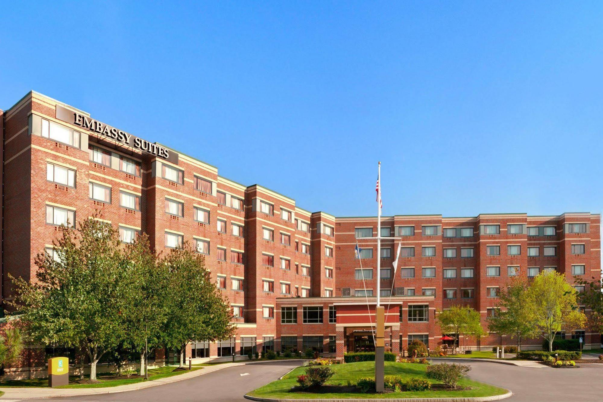 Hotel Embassy By Hilton Maine 4*