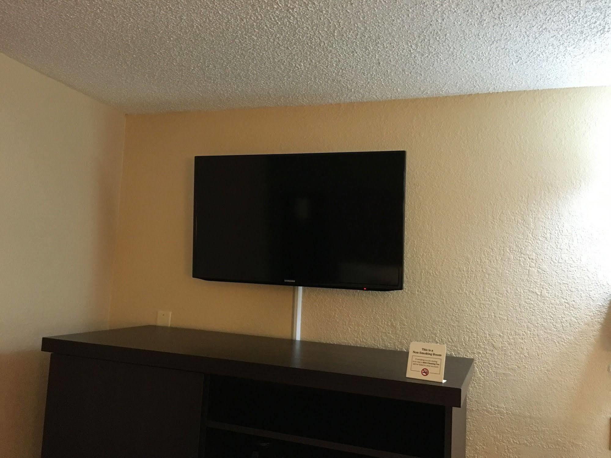 Hotel At 3*