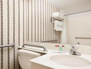 Ramada Plaza By Wyndham Portland