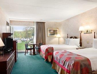 Ramada Plaza By Wyndham Hotel 3*