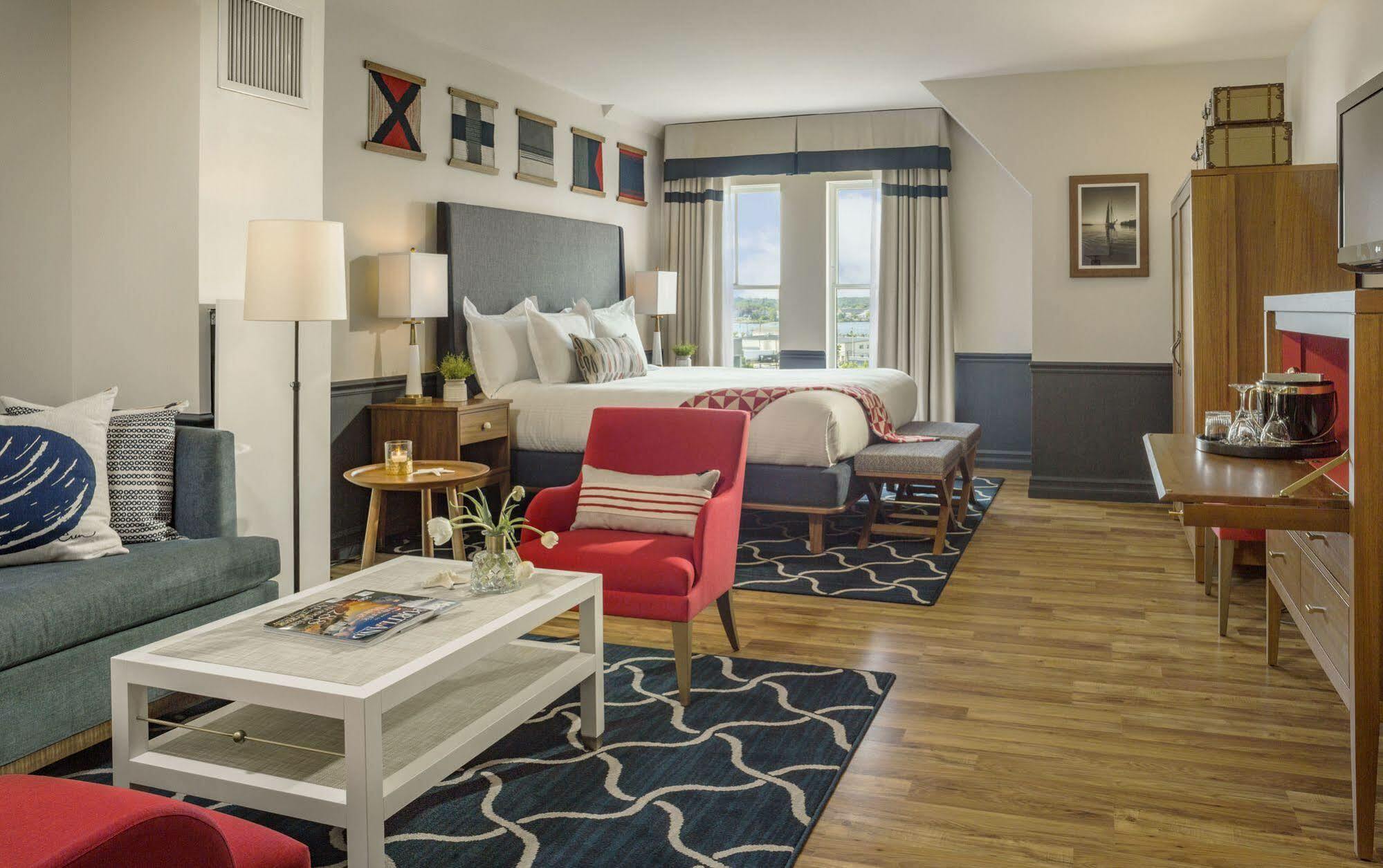 Hotel Harbor Portland